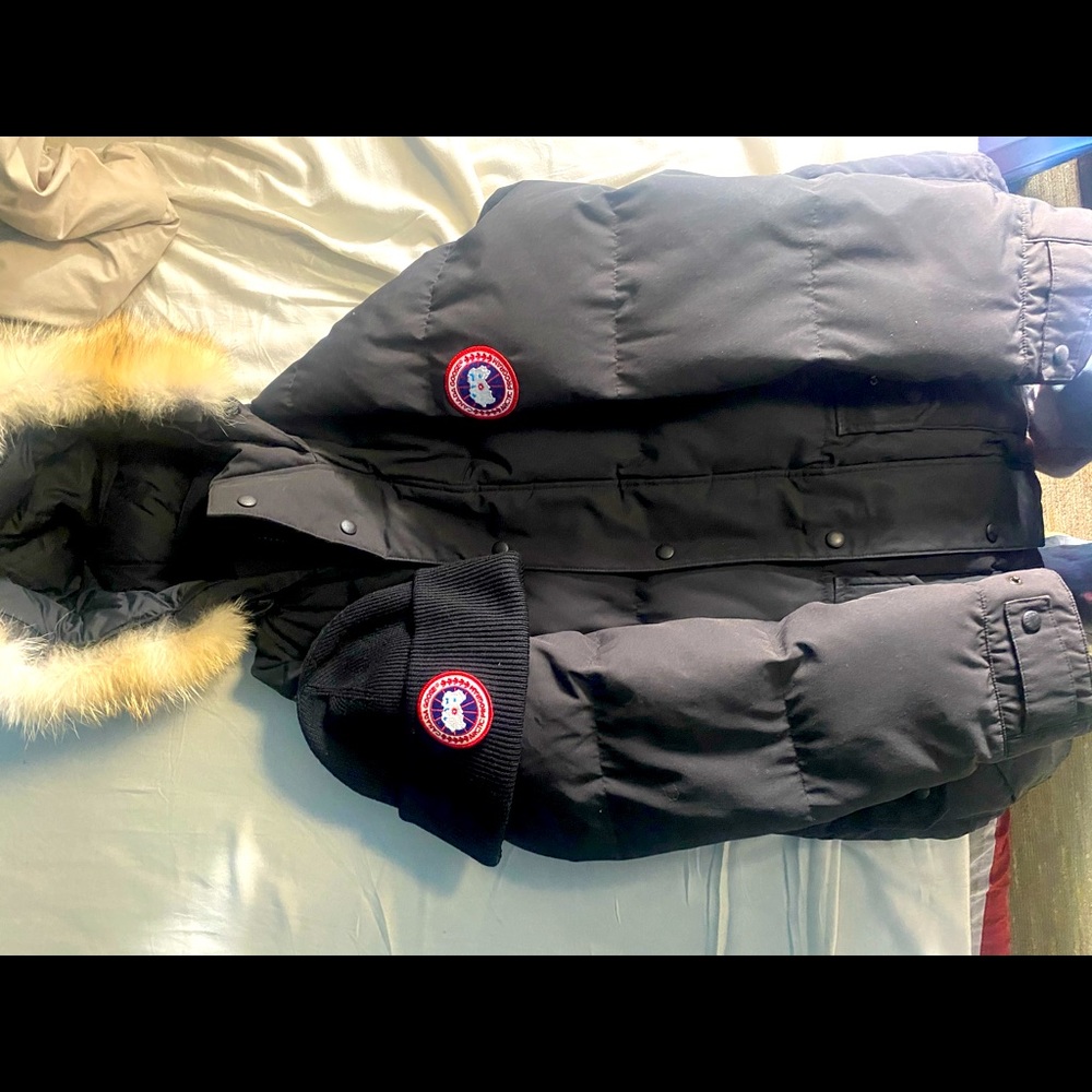 Canada goose Exquisite jacket very nice